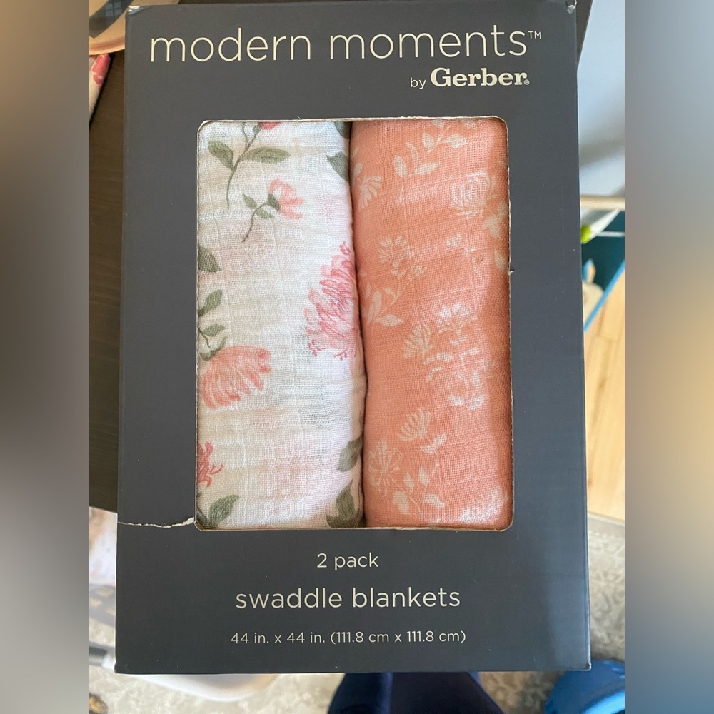 Gerber Pink Floral & Coral Muslin Swaddle Blanket 2-Pack
